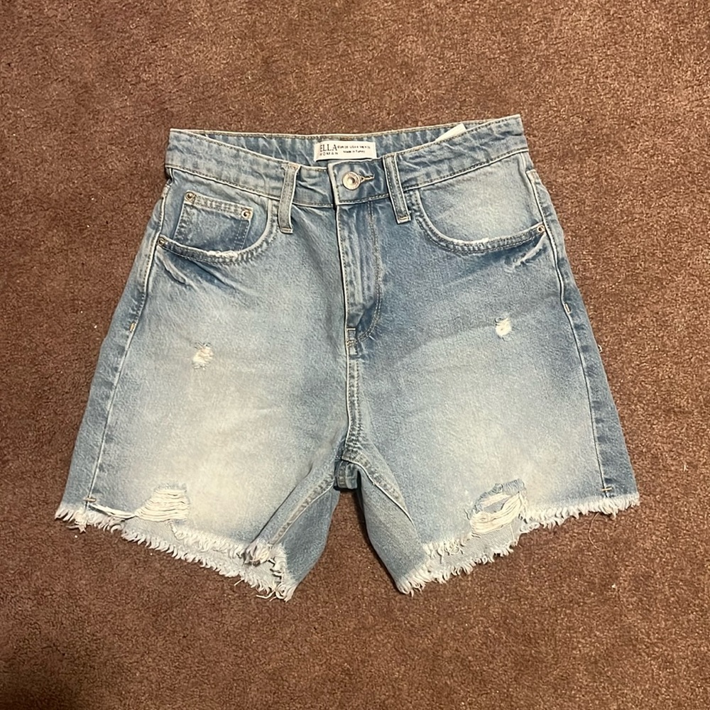 Light wash denim short never worn